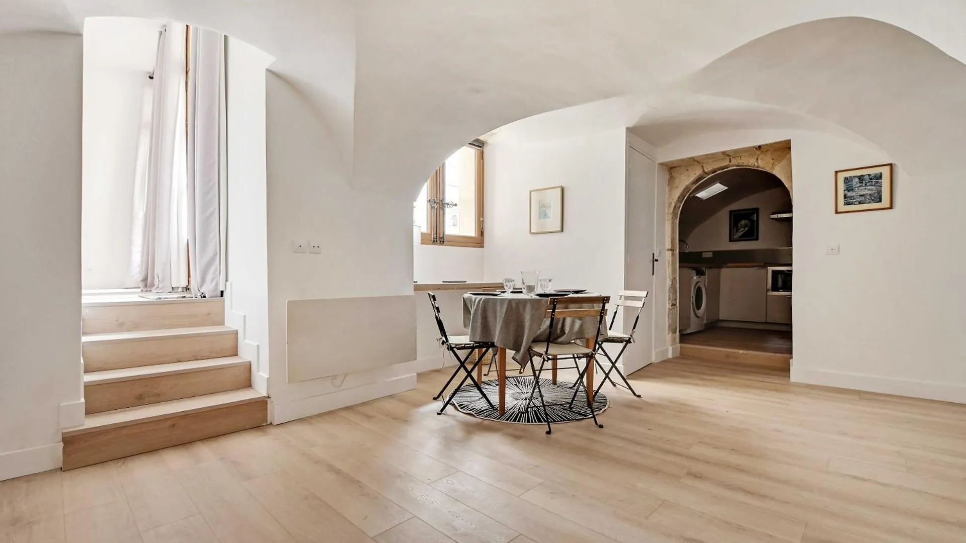 Authentic Apartment - 2Br - 4P - Monnaie Paris